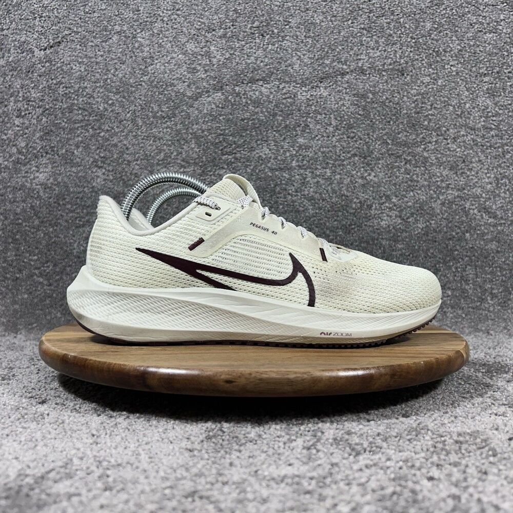 Nike Air Zoom Pegasus 40 FN7098-020 Women’s Size 9 White Running Shoes Used
